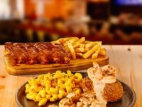 Ribs-and-Steak_Temporada-de-Ribs-675x750 (1)